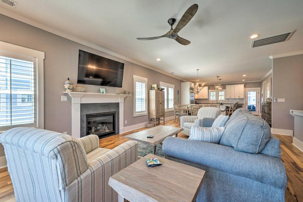 Bright Coastal Abode With Porch And Beach Access! Carolina Beach Exterior photo