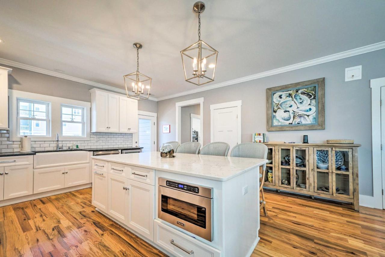 Bright Coastal Abode With Porch And Beach Access! Carolina Beach Exterior photo