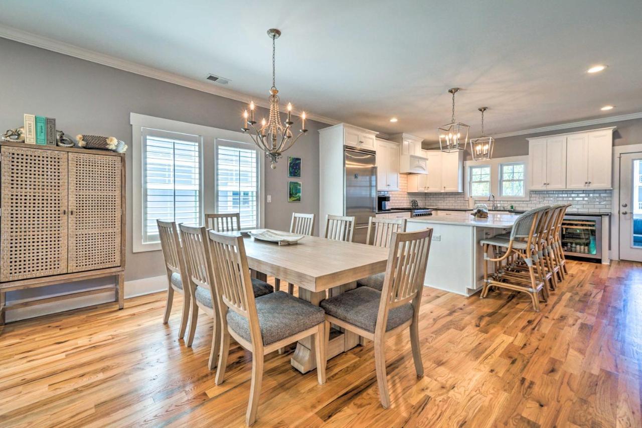 Bright Coastal Abode With Porch And Beach Access! Carolina Beach Exterior photo