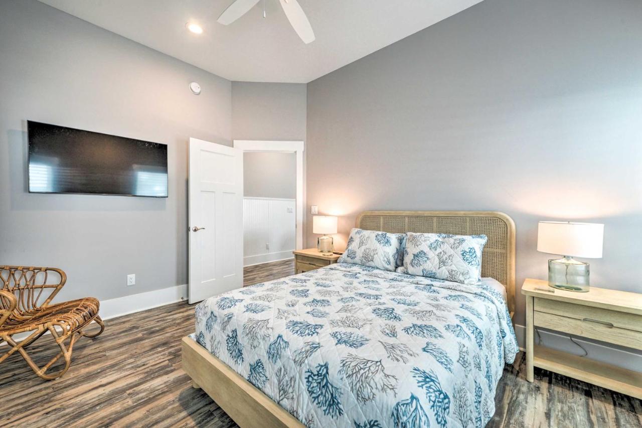 Bright Coastal Abode With Porch And Beach Access! Carolina Beach Exterior photo